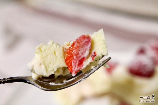 郃嘉烘焙坊：團購美食 郃嘉烘焙坊 北海道雙層草莓蛋糕