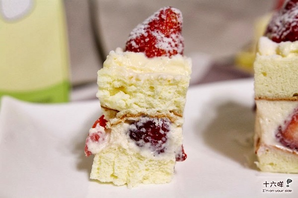 郃嘉烘焙坊：團購美食 郃嘉烘焙坊 北海道雙層草莓蛋糕