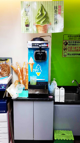 全家霜淇淋：【羽諾食記】全家便利商店 抹茶霜淇淋