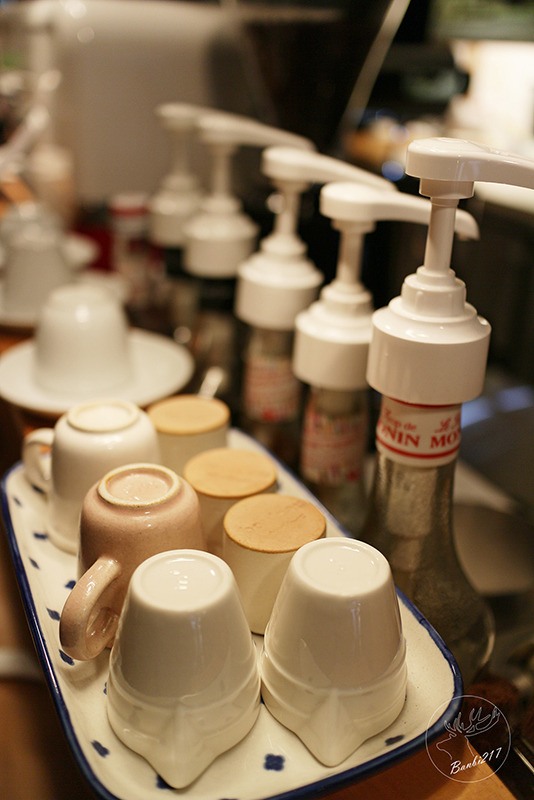 Banbi217 美食旅遊: [台北公館]Pica Pica Café 喜鵲咖啡(Picnic Cafe 野餐咖啡二店)-焦糖肉桂捲(捷運台電大樓站)