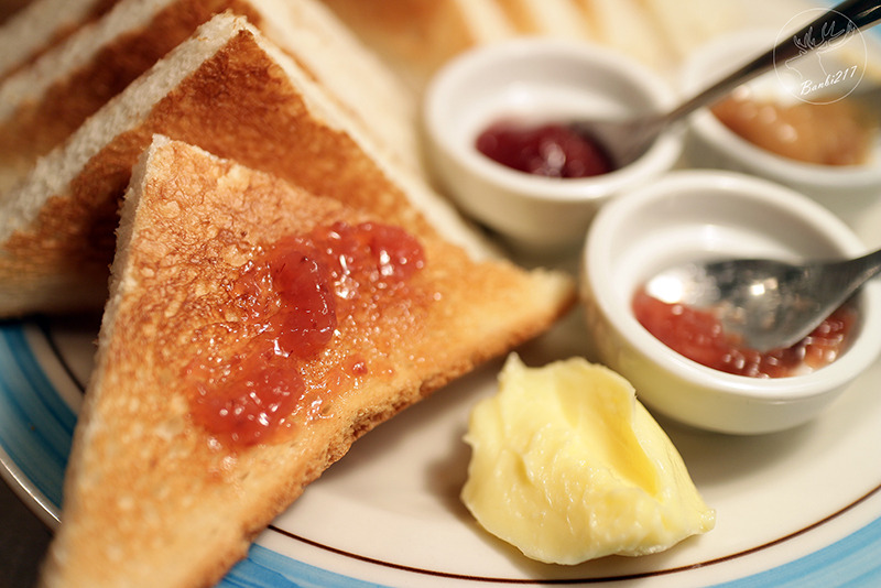 Banbi217 美食旅遊: [台北公館]Pica Pica Café 喜鵲咖啡(Picnic Cafe 野餐咖啡二店)-焦糖肉桂捲(捷運台電大樓站)