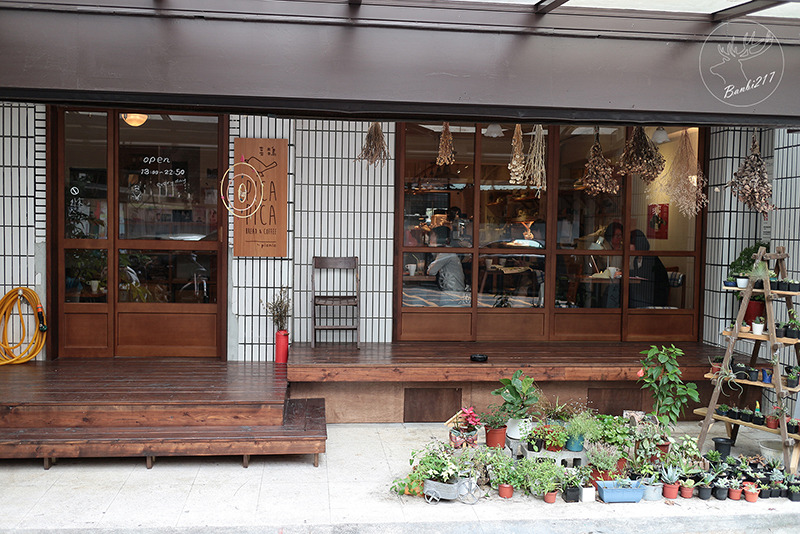 Banbi217 美食旅遊: [台北公館]Pica Pica Café 喜鵲咖啡(Picnic Cafe 野餐咖啡二店)-焦糖肉桂捲(捷運台電大樓站)