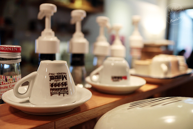 Banbi217 美食旅遊: [台北公館]Pica Pica Café 喜鵲咖啡(Picnic Cafe 野餐咖啡二店)-焦糖肉桂捲(捷運台電大樓站)