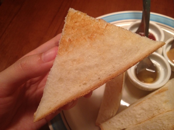 PICA PICA喜鵲咖啡：PICA PICA喜鵲咖啡──焦糖肉桂捲值得一試