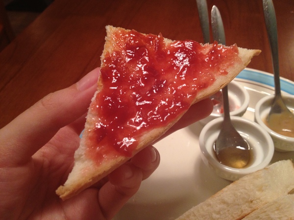 PICA PICA喜鵲咖啡：PICA PICA喜鵲咖啡──焦糖肉桂捲值得一試