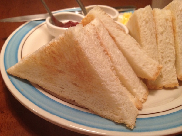 PICA PICA喜鵲咖啡：PICA PICA喜鵲咖啡──焦糖肉桂捲值得一試