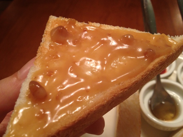 PICA PICA喜鵲咖啡：PICA PICA喜鵲咖啡──焦糖肉桂捲值得一試