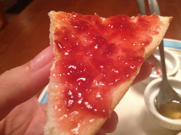 PICA PICA喜鵲咖啡：PICA PICA喜鵲咖啡──焦糖肉桂捲值得一試