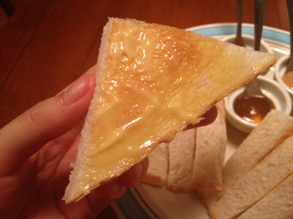 PICA PICA喜鵲咖啡：PICA PICA喜鵲咖啡──焦糖肉桂捲值得一試