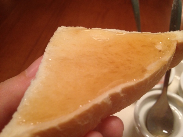 PICA PICA喜鵲咖啡：PICA PICA喜鵲咖啡──焦糖肉桂捲值得一試