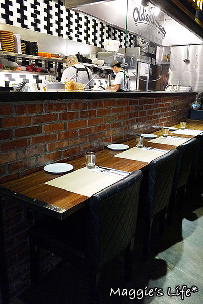 Oldies Burger 新美式文化料理：台北美食。捷運台北車站【Oldies Burger新美式文化料理】傳統道地美墨料理◆漢堡。薯條。墨西哥料理。荷蘭甜心鬆餅