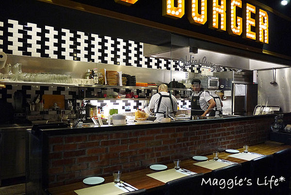 Oldies Burger 新美式文化料理：台北美食。捷運台北車站【Oldies Burger新美式文化料理】傳統道地美墨料理◆漢堡。薯條。墨西哥料理。荷蘭甜心鬆餅