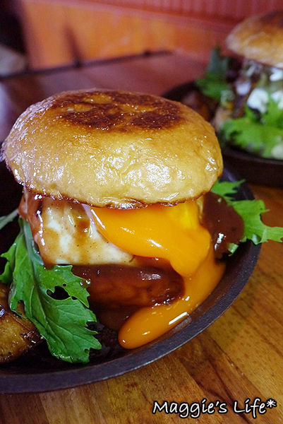 Oldies Burger 新美式文化料理：台北美食。捷運台北車站【Oldies Burger新美式文化料理】傳統道地美墨料理◆漢堡。薯條。墨西哥料理。荷蘭甜心鬆餅