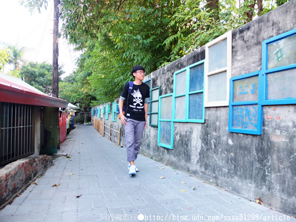 復興老兵文化園區:【旅行遊記。台南永康區】復興老兵文化園區。大面積老眷村活化藝術 大玩彩繪也玩歲月