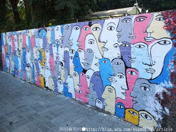復興老兵文化園區:【旅行遊記。台南永康區】復興老兵文化園區。大面積老眷村活化藝術 大玩彩繪也玩歲月