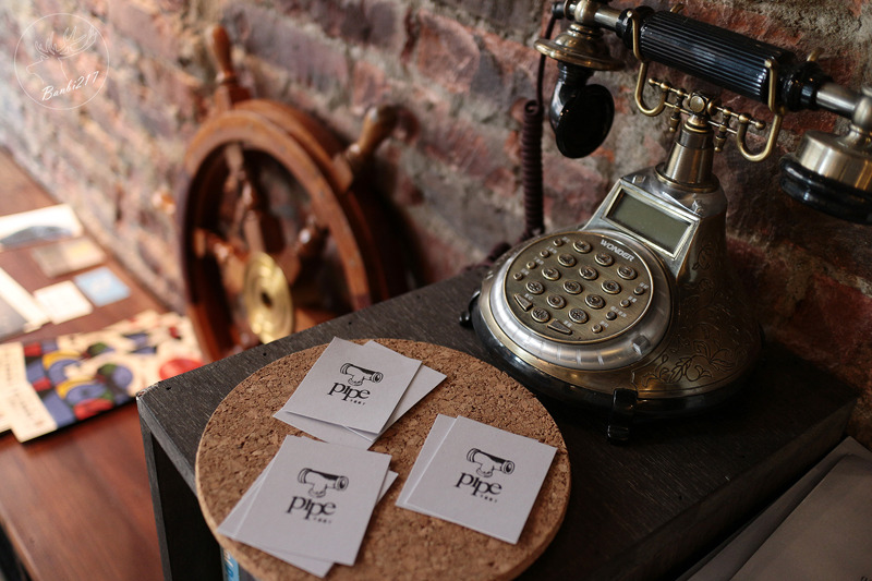 Banbi217 美食旅遊 :Pipe牛逼館子,工業風美式餐廳與平價好吃漢堡(台中西區美食,忠信市場)