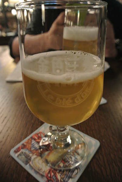 金色三麥(美麗華店):漂亮舒服的空間享受美食~