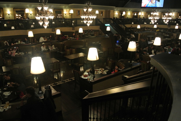 金色三麥(美麗華店):漂亮舒服的空間享受美食~