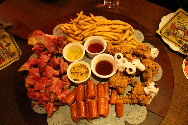 金色三麥(美麗華店)：[台北]氣勢磅礡求婚/聚會優質餐廳『金色三麥』