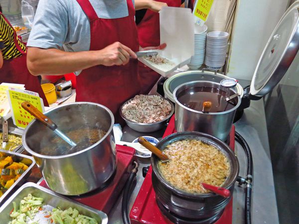 【新莊美食】嘉義火雞肉飯-超人氣排隊美食
