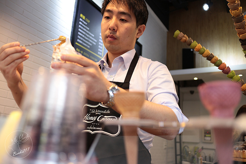 Banbi217 美食旅遊: Honey creme 韓國蜂巢冰淇淋,台北東區,捷運忠孝敦化站