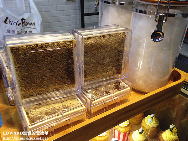 Honeycreme：[食記]台北東區 星冰報到 技術犯規的韓國蜂巢冰淇淋 Honey Creme