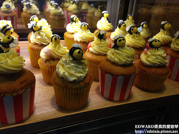 Honeycreme：[食記]台北東區 星冰報到 技術犯規的韓國蜂巢冰淇淋 Honey Creme