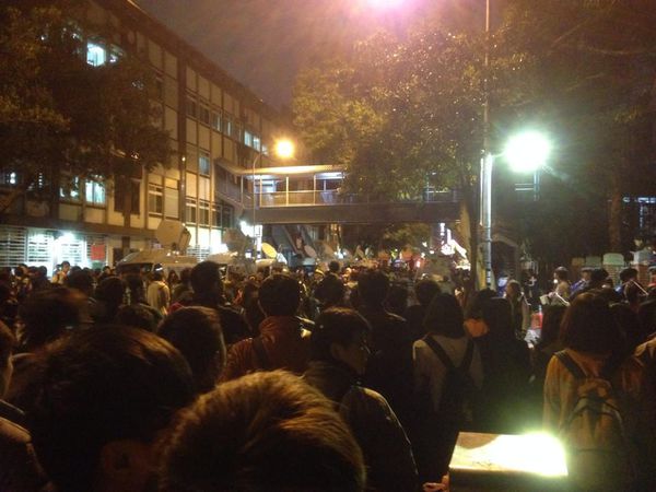 Honeycreme：[食記]台北東區 星冰報到 技術犯規的韓國蜂巢冰淇淋 Honey Creme