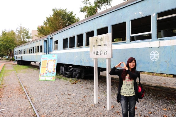 九房里漫遊童話3D互動式彩繪、0蛋月台地景彩繪：【台中景點】石岡0蛋月台&3D彩繪~在地景點通通進入彩繪的素材裡，除了騎鐵馬欣賞沿途景色，順道遊訪石岡3D彩繪的大變身