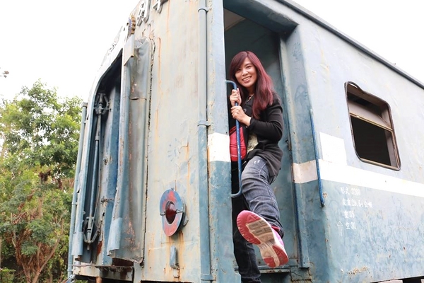 九房里漫遊童話3D互動式彩繪、0蛋月台地景彩繪：【台中景點】石岡0蛋月台&3D彩繪~在地景點通通進入彩繪的素材裡，除了騎鐵馬欣賞沿途景色，順道遊訪石岡3D彩繪的大變身