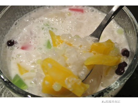 泰集 Thai Bazaar:【食記】oO。o○台北 大安區 泰集 Thai Bazaar 涼拌大薄片 月亮蝦餅 金錢蝦餅 綠咖哩嫩雞 咖哩魚片 椒麻雞 打拋豬 蝦醬空心菜 摩摩喳喳 泰式奶茶 吃過後,馬上把我心中第一家泰式料理店打下~oO。o○。