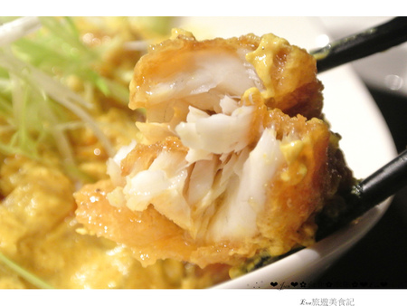 泰集 Thai Bazaar:【食記】oO。o○台北 大安區 泰集 Thai Bazaar 涼拌大薄片 月亮蝦餅 金錢蝦餅 綠咖哩嫩雞 咖哩魚片 椒麻雞 打拋豬 蝦醬空心菜 摩摩喳喳 泰式奶茶 吃過後,馬上把我心中第一家泰式料理店打下~oO。o○。