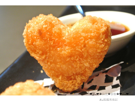 泰集 Thai Bazaar:【食記】oO。o○台北 大安區 泰集 Thai Bazaar 涼拌大薄片 月亮蝦餅 金錢蝦餅 綠咖哩嫩雞 咖哩魚片 椒麻雞 打拋豬 蝦醬空心菜 摩摩喳喳 泰式奶茶 吃過後,馬上把我心中第一家泰式料理店打下~oO。o○。