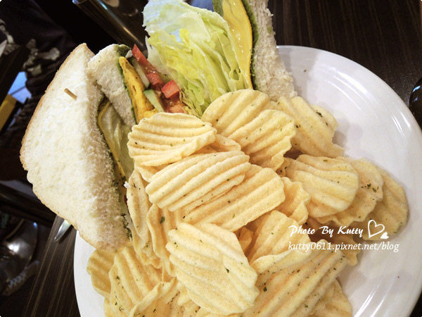 2013-10-10鯊魚咬土司 (19).jpg