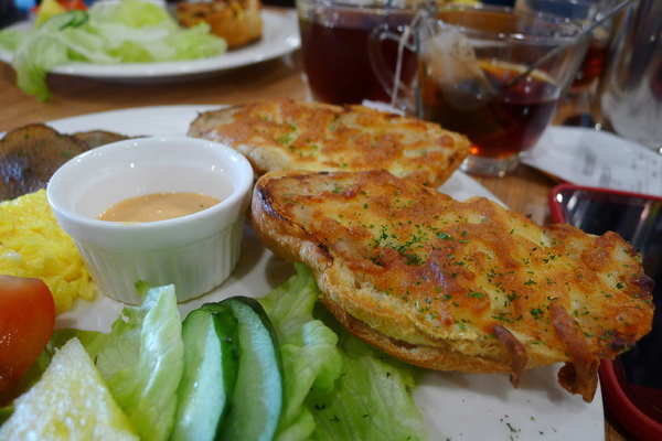 鯊魚咬吐司(清大店):鯊魚咬吐司