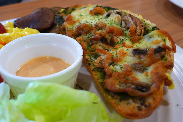 鯊魚咬吐司(清大店):鯊魚咬吐司