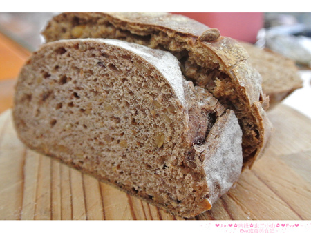 清境龍莊日式會館 -虫二小山：【食記】oO。。南投　合歡山　清境　虫二小山　pizza　潛艇堡　墨西哥捲　窯烤麵包　奶茶　咖啡　窯烤　上山吃膩小７和合菜的朋友，想要在高山吃窯烤ｐｉｚｚａ這是個新選擇！oO。o○。　