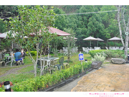 清境龍莊日式會館 -虫二小山：【食記】oO。。南投　合歡山　清境　虫二小山　pizza　潛艇堡　墨西哥捲　窯烤麵包　奶茶　咖啡　窯烤　上山吃膩小７和合菜的朋友，想要在高山吃窯烤ｐｉｚｚａ這是個新選擇！oO。o○。　