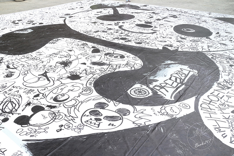 Banbi217 美食旅遊 :台中熊貓裝置藝術展,適合親子的可愛熊貓娃娃(台中一中街)[展期至2014.4.6]