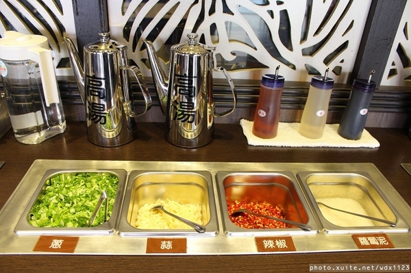 鍋仙日式涮涮鍋(食味鮮店)：鍋仙日式涮涮鍋-食味鮮店~我❤霜降牛肉~103.03.19