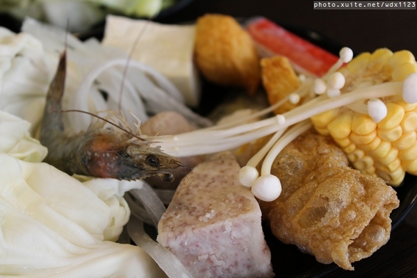 鍋仙日式涮涮鍋(食味鮮店)：鍋仙日式涮涮鍋-食味鮮店~我❤霜降牛肉~103.03.19