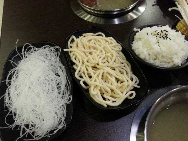 鍋仙日式涮涮鍋(食味鮮店)：【口碑券12】新鮮食材吃的到。價格好實在 