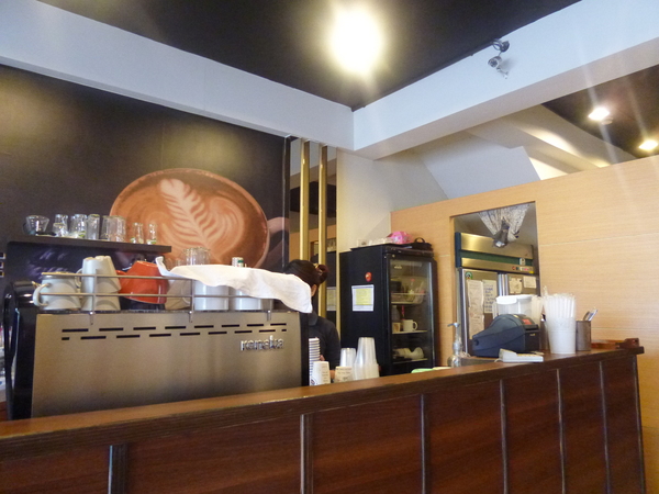 Play Coffee 普雷咖啡：【苗栗頭份】推薦薄脆有嚼勁的薄餅系列，以及獨樹一格的老闆娘－普雷咖啡