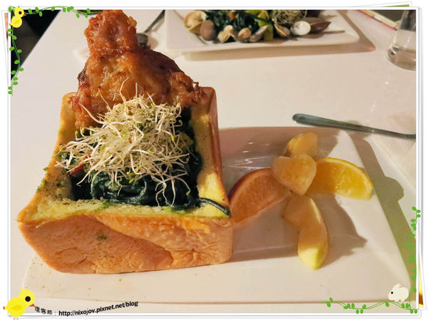 台北-板橋-花吃-花的禮物餐廳-雞腿墨魚青醬義大利麵