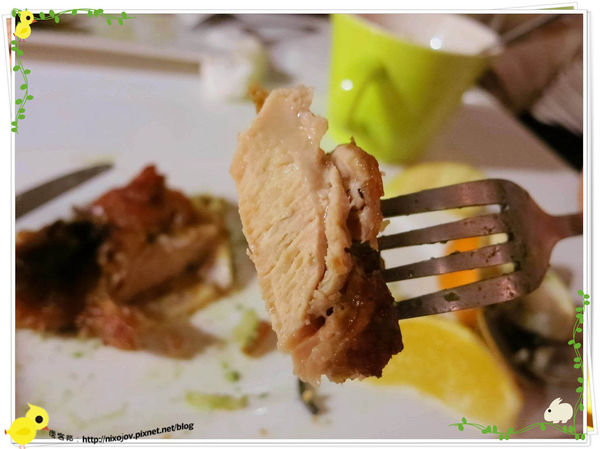 台北-板橋-花吃-花的禮物餐廳-雞腿墨魚青醬義大利麵-雞腿