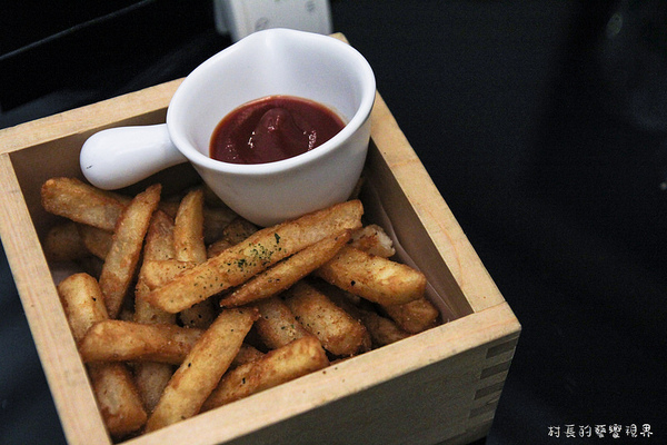 Zoe Pizza & Pasta：【食記】{高雄。新興區}甜的鹹的Zoe Pizza&Pasta 通通都有