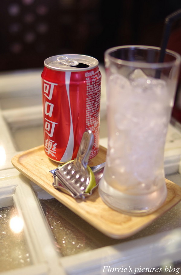 敲敲咖啡 KNOCK KAFE:台北大安區美食~敲敲咖啡KNOCK KAFE~來塊爆漿檸檬塔吧!