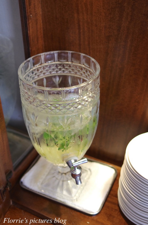 敲敲咖啡 KNOCK KAFE:台北大安區美食~敲敲咖啡KNOCK KAFE~來塊爆漿檸檬塔吧!