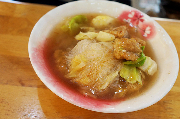 春天土魠魚羹專賣店：馬公♬澎湖「白金」尚青，台北吃不到！土魠魚羹麵在地平價夯美食　春天土魠魚羹專賣店