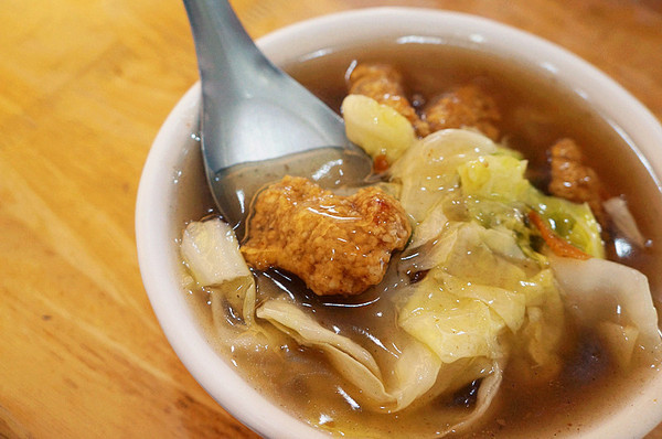 春天土魠魚羹專賣店：馬公♬澎湖「白金」尚青，台北吃不到！土魠魚羹麵在地平價夯美食　春天土魠魚羹專賣店